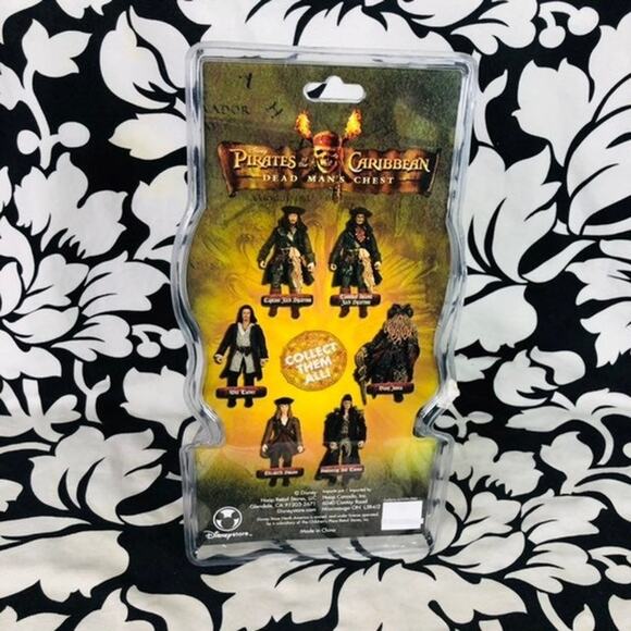 Pirates of the Caribbean Dead Mans Chest Will Turner action figure Disneystore - Picture 8 of 9